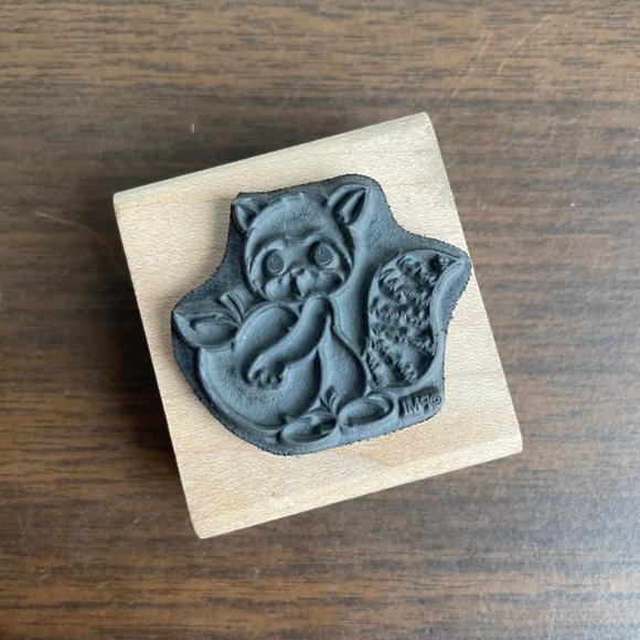 1996 Precious Moments Racoon Stamp - Picture 2 of 6